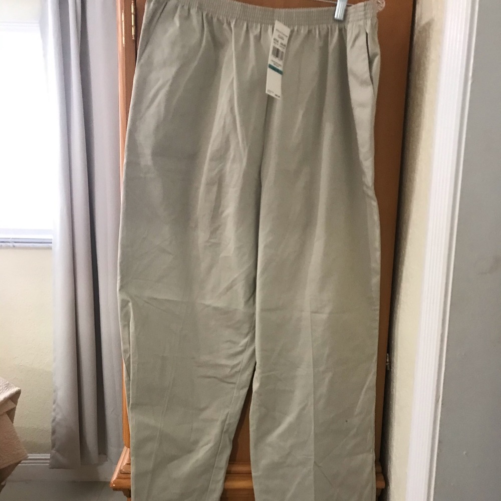 Alfred dunner  khaki elastic waist